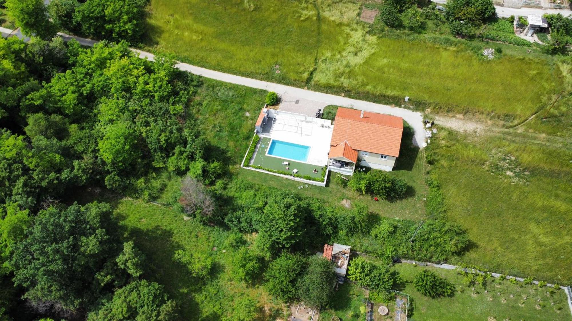 Sika With Heated Pool Near Split *
