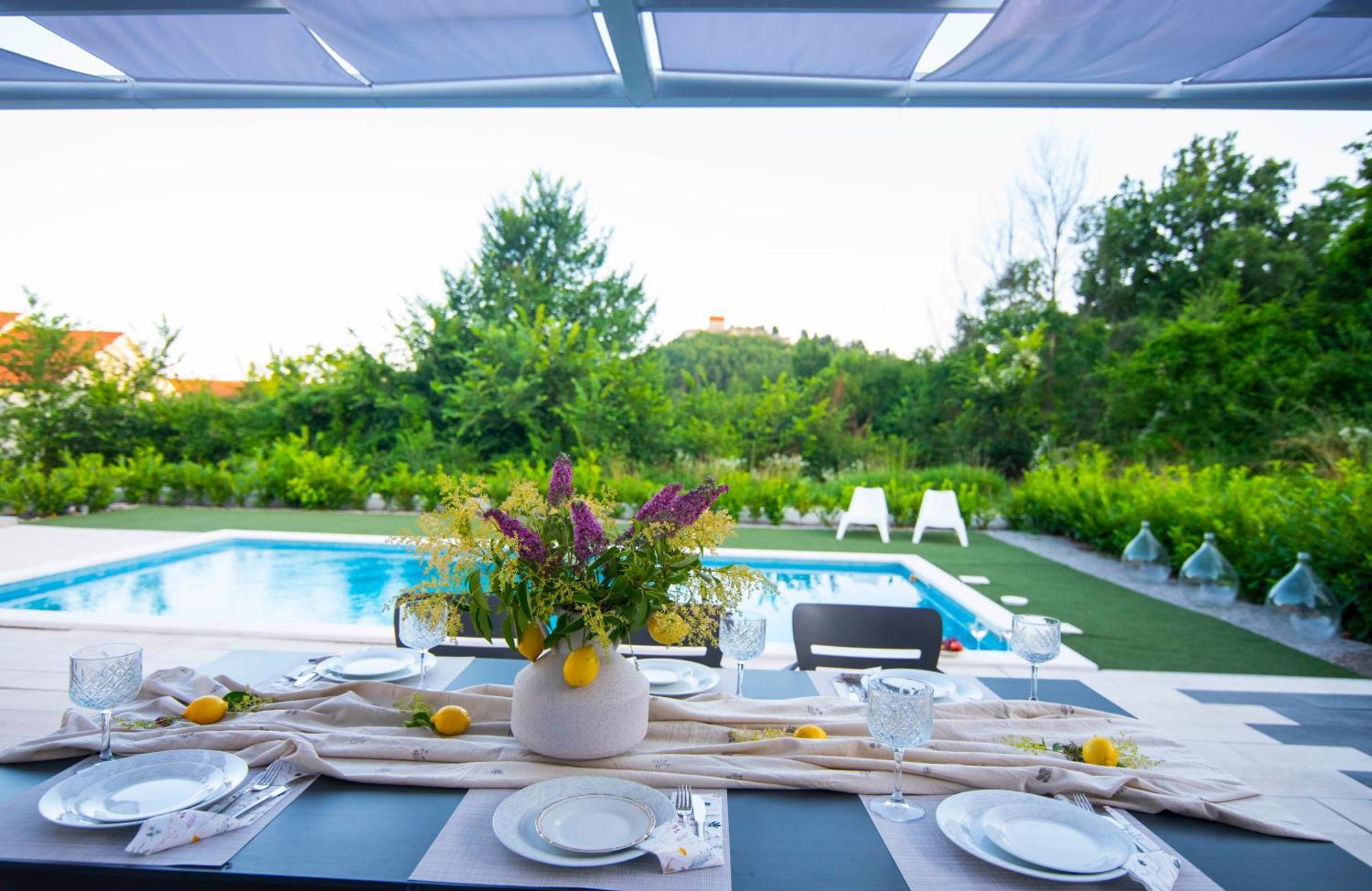 Villa Sika With Heated Pool Near Split Sinj
