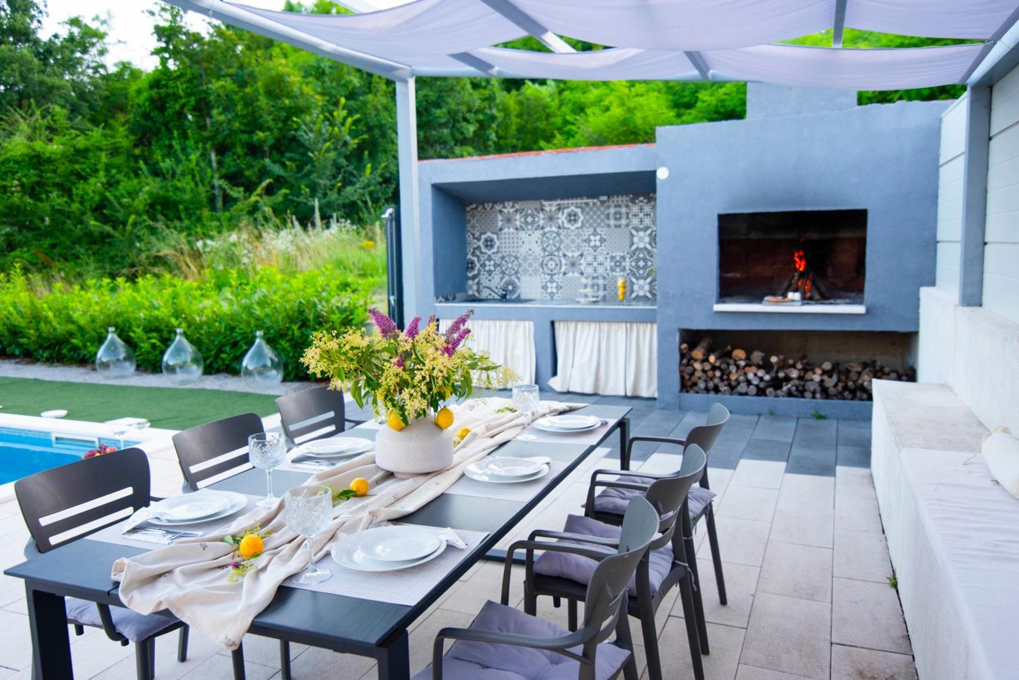 Sika With Heated Pool Near Split * Sinj